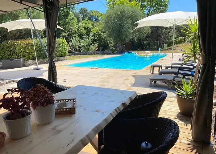 Villa Charming With Big Pool And Ac In *