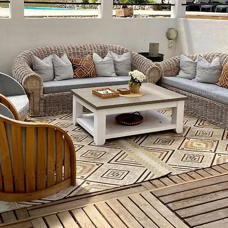 Charming With Big Pool And Ac In Вілла