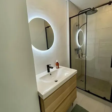 Charming With Big Pool And Ac In Вілла *