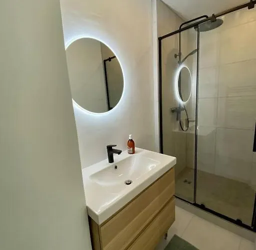 Charming With Big Pool And Ac In 别墅 *