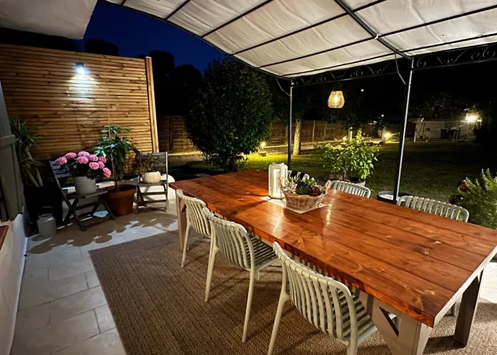 Villa Charming With Big Pool And Ac In